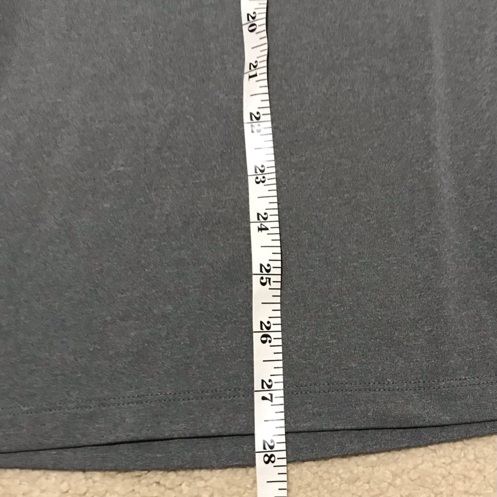 🆕🔥NIKEPRO DRI FIT REALLY CUTE SILKY SOFT GRAY&WHITE STRIPED V-NECK&BLACK SHIRT - Picture 15 of 16